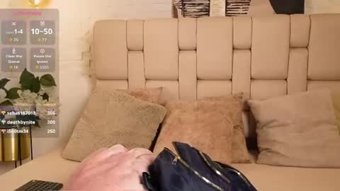 ariia_blaze captura de la sala en vivo en Chaturbate
