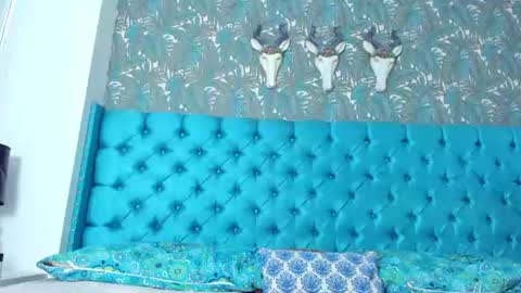 ariimonroee captura de la sala en vivo en Chaturbate
