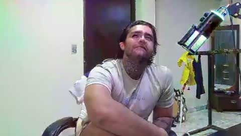 aronmiller404 Momentaufnahme des Live-Raums auf Chaturbate