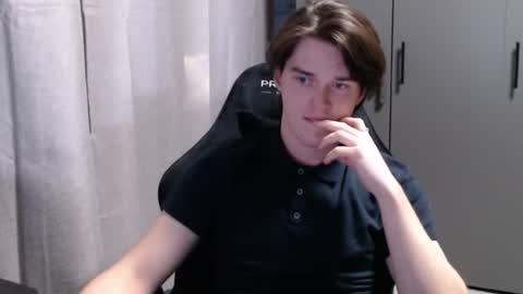arthur__king live room snapshot on Chaturbate