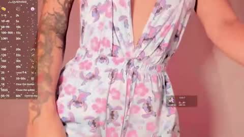 ashleyroys_111 captura da sala ao vivo na Chaturbate