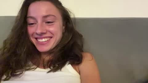 asleyfabello captura de la sala en vivo en Chaturbate