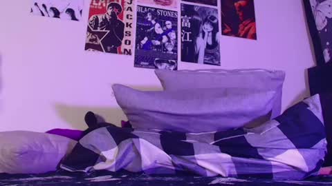 atena_hill93 momentopname van live room op Chaturbate