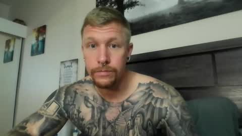 athletic_skater779 live room snapshot on Chaturbate