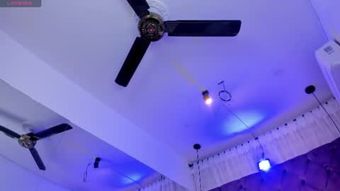 aurii7 live room snapshot on Chaturbate
