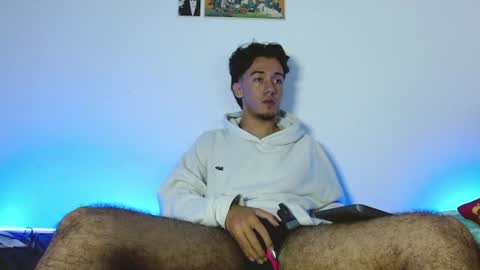 austinreedss live room snapshot on Chaturbate