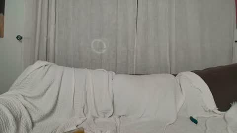 ava_fae captura de la sala en vivo en Chaturbate