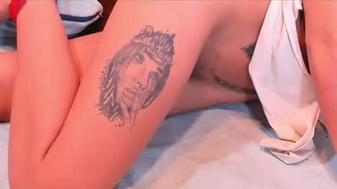 avi_thomsonn_ live room snapshot on Chaturbate