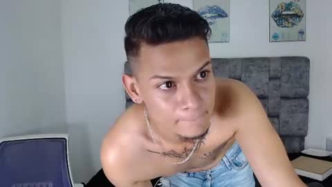 axcel_boy captura de la sala en vivo en Chaturbate