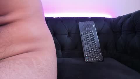 axel_grey_ live room snapshot on Chaturbate