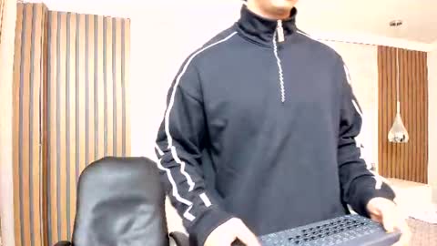 axxel_men live room snapshot on Chaturbate
