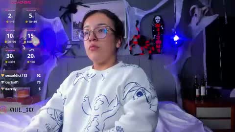 babyy_kylie live room snapshot on Chaturbate