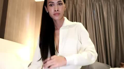 bee_thai Momentaufnahme des Live-Raums auf Chaturbate