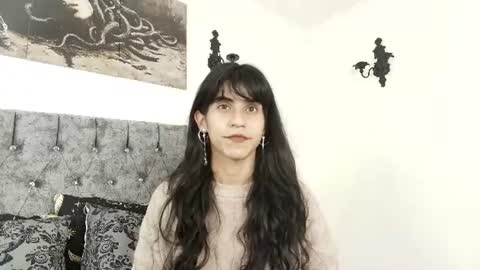 bella_poisonous Momentaufnahme des Live-Raums auf Chaturbate
