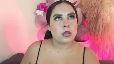 bella_saint33 Momentaufnahme des Live-Raums auf Chaturbate