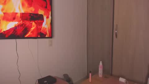 bellaastorm снимок онлайн-комнаты на Chaturbate