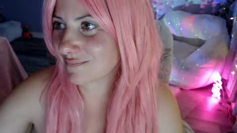 bellastar84 momentopname van live room op Chaturbate