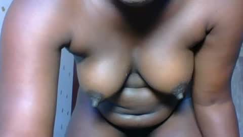 black_diamond24 live room snapshot on Chaturbate