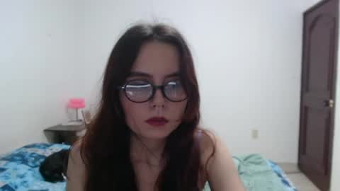 blisspetite4 captura de la sala en vivo en Chaturbate