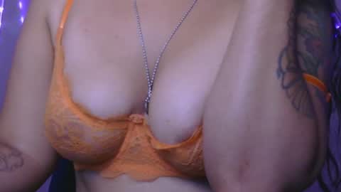 bonnie537 captura de la sala en vivo en Chaturbate