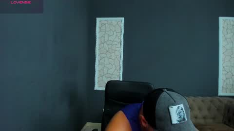 brianhunts captura de la sala en vivo en Chaturbate