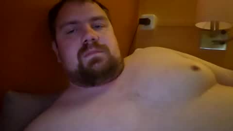 bridgeedude28 снимок онлайн-комнаты на Chaturbate