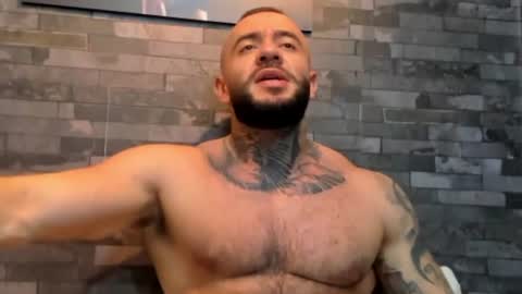 brucedallas captura da sala ao vivo na Chaturbate