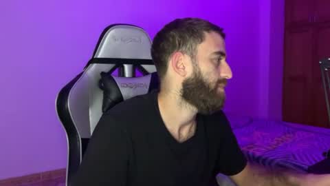 brulink103 live room snapshot on Chaturbate