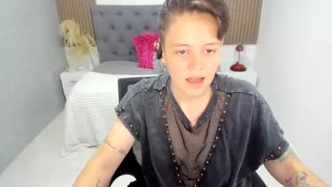 calhoun_26 captura de la sala en vivo en Chaturbate