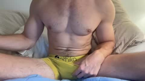 cameron777111 live room snapshot on Chaturbate
