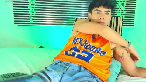 camilo_xcam live room snapshot on Chaturbate