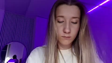 candydipippo momentopname van live room op Chaturbate