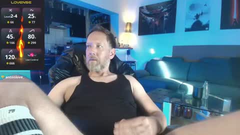 capri83 live room snapshot on Chaturbate