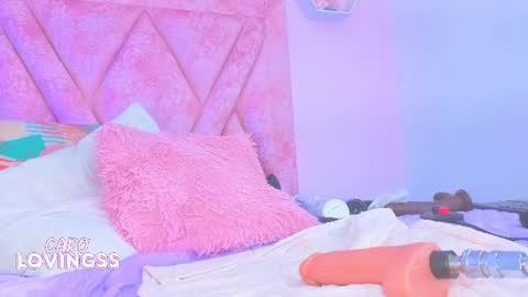 caro_lovingss Momentaufnahme des Live-Raums auf Chaturbate