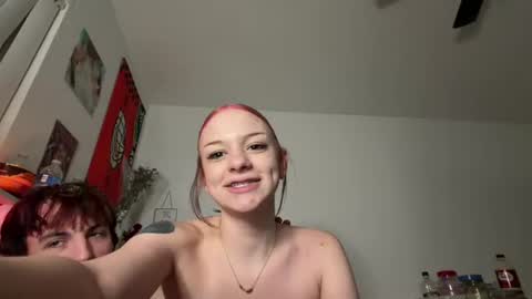 cassidie2008 снимок онлайн-комнаты на Chaturbate