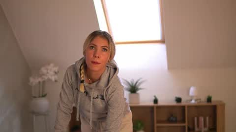 cassiemiles Momentaufnahme des Live-Raums auf Chaturbate