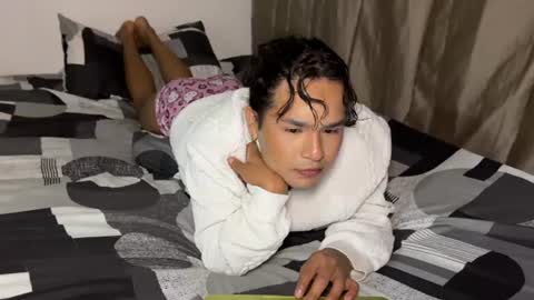 cat_va снимок онлайн-комнаты на Chaturbate