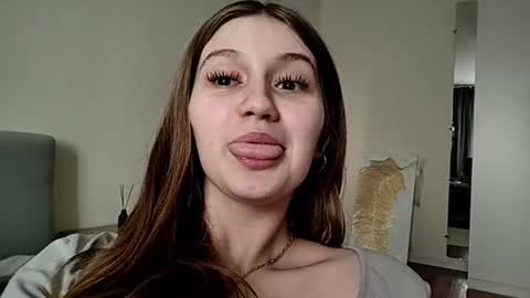 catalinarasool momentopname van live room op Chaturbate