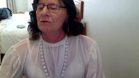 cdelle снимок онлайн-комнаты на Chaturbate