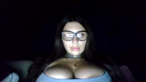 ceceluv27 Momentaufnahme des Live-Raums auf Chaturbate