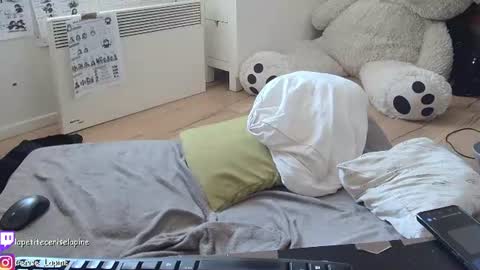 ceriselapine Momentaufnahme des Live-Raums auf Chaturbate