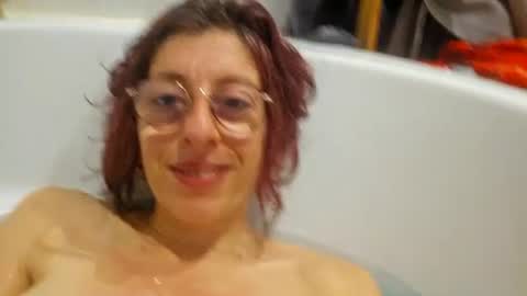 chanalephaz live room snapshot on Chaturbate