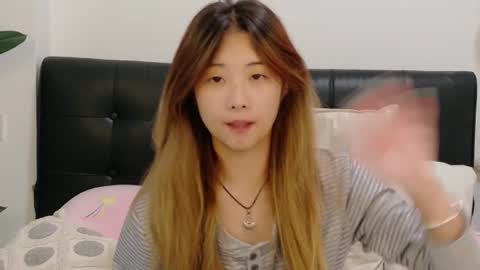 charlottelin captura da sala ao vivo na Chaturbate