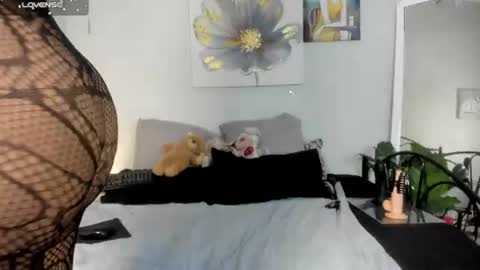 chelseaquin снимок онлайн-комнаты на Chaturbate