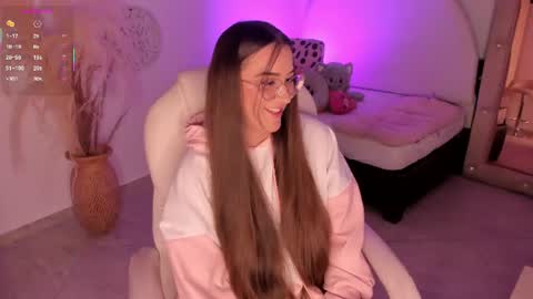 cherry_blond_ Momentaufnahme des Live-Raums auf Chaturbate
