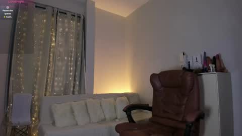 chica_hot24 live room snapshot on Chaturbate