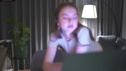 chillwithstacy снимок онлайн-комнаты на Chaturbate