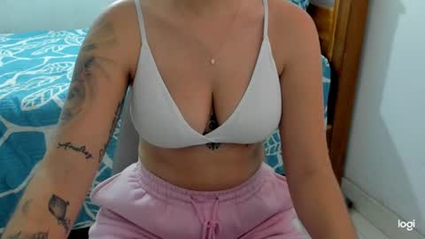 chloe__monroe momentopname van live room op Chaturbate