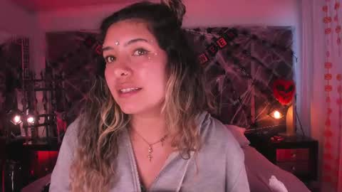 chloebelle_ captura de la sala en vivo en Chaturbate