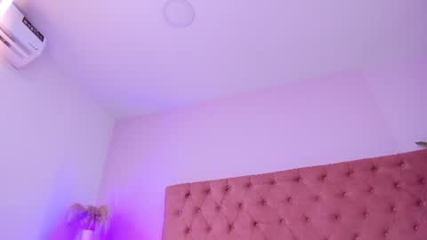 chloee_diamond_ captura de la sala en vivo en Chaturbate